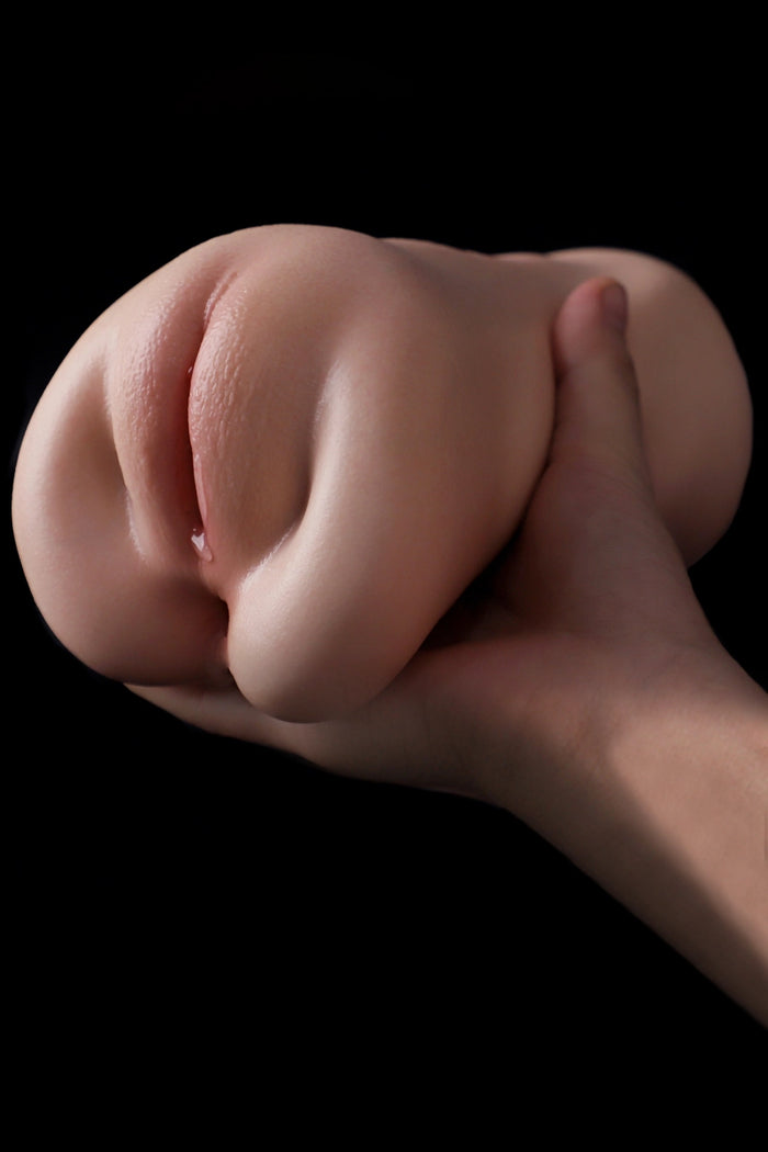 Elsa: 1.65LB Silicone Pocket Pussy With Virgin Labia